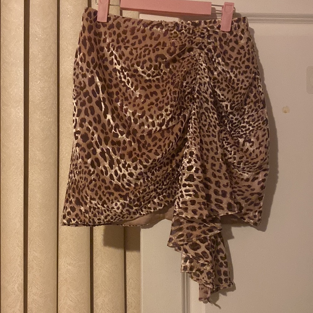 NWOT NAKED WARDROBE suede leopard print ruffle mini skirt - Picture 2 of 9